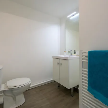 Nemea Constantine 公寓 *